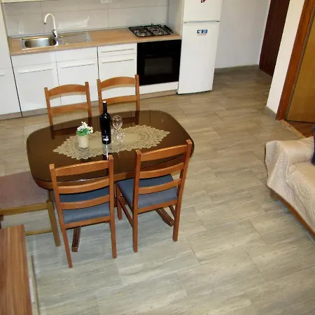 Klanac Apartamento *