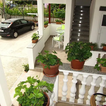 克拉娜克公寓酒店