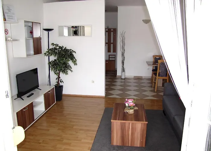 克拉娜克公寓酒店 *