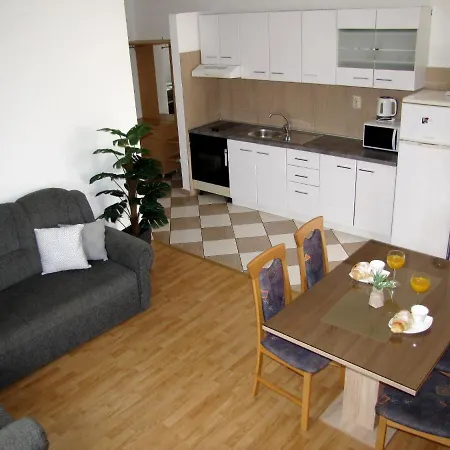 Apartment Klanac *