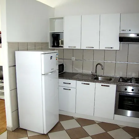 Apartment Klanac *