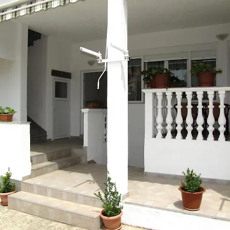 Klanac Apartment *
