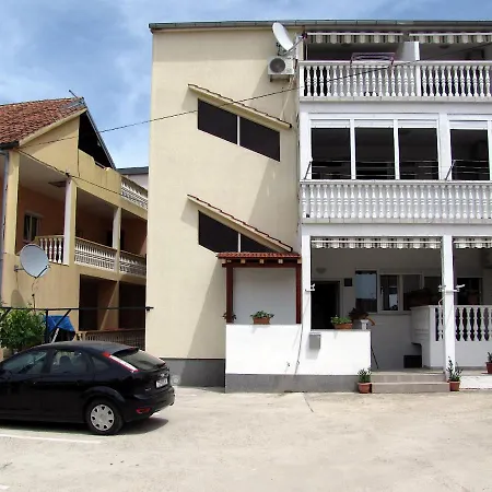 Apartment Klanac *
