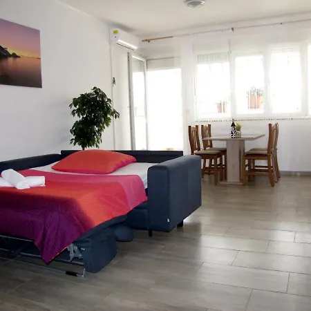Apartment Klanac *