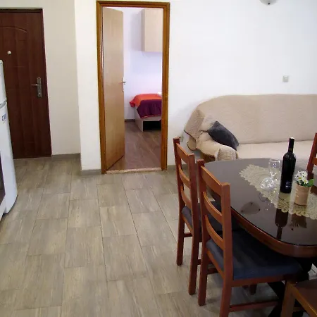 Klanac Apartment *