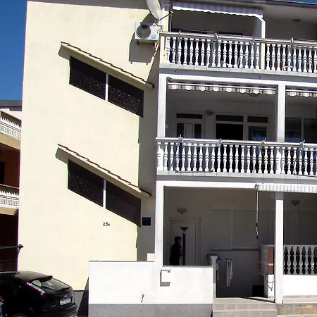 Apartment Klanac *