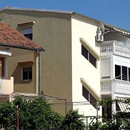 Klanac Apartment *