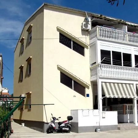 Klanac Apartment *