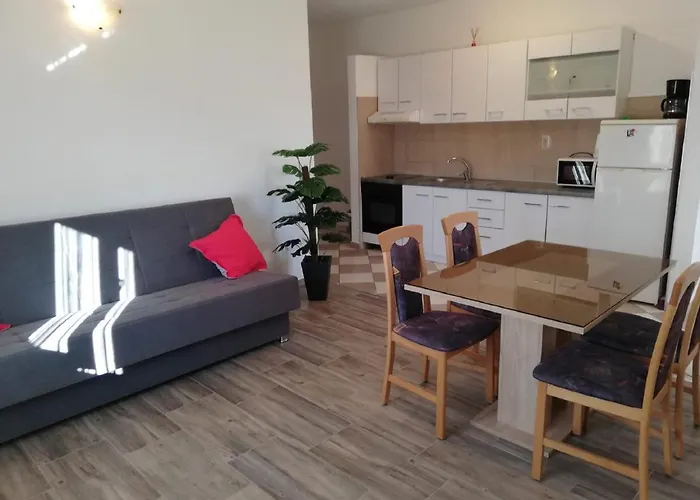 아파트먼트 클라낙 *